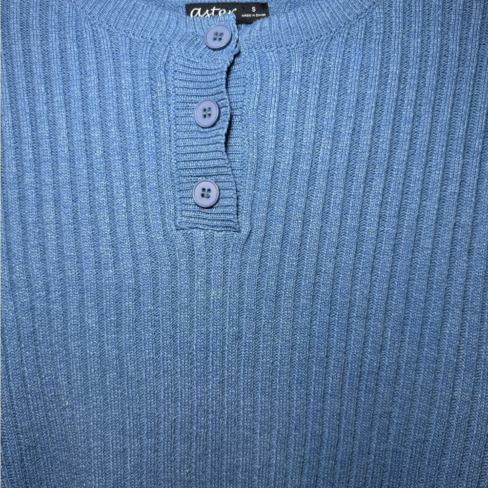 Simply Aster Blue Ribbed Henley Sweater Size Small - Picture 2 of 4